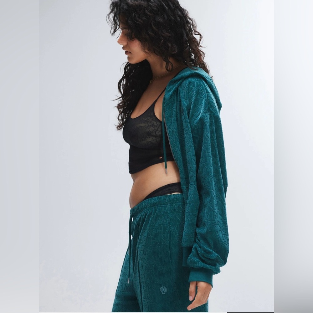 Savage X Fenty SIGNATURE SCRIPT VELOUR PINTUCK
PA… - image 4